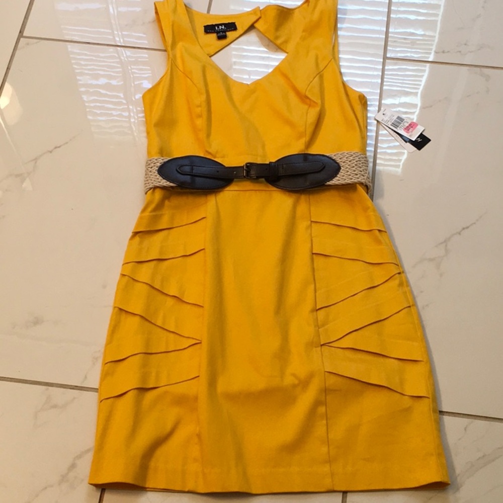 NWT yellow sleeveless dress w belt